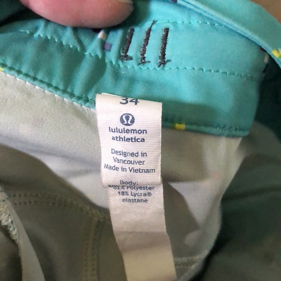 Men’s Lululemon shorts sz 34 - Picture 3 of 3